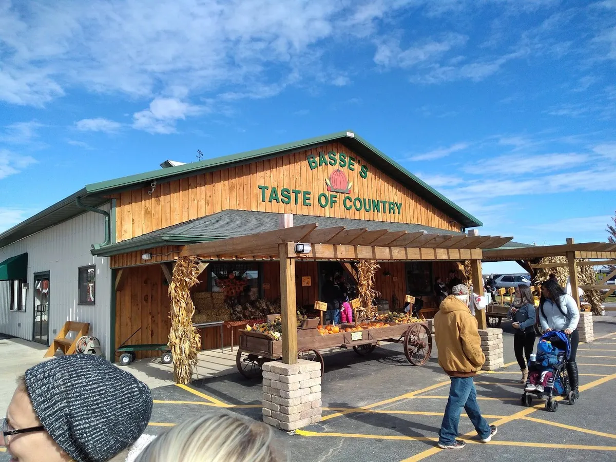 Southern Wisconsin Apple Orchards You’ll Want to Visit This Fall