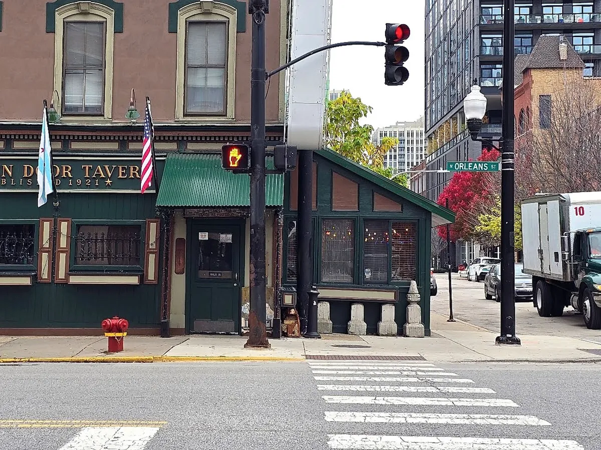 The Green Door Tavern in Chicago, IL